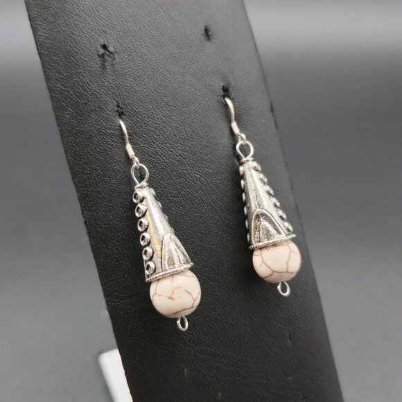 Silver Plated Unique White Howlite Stone Earrings A6749 - Picture 2 of 5